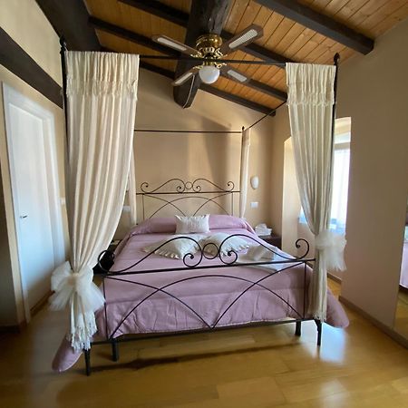 Affittacamere In Piazzetta Sarzana Ngoại thất bức ảnh