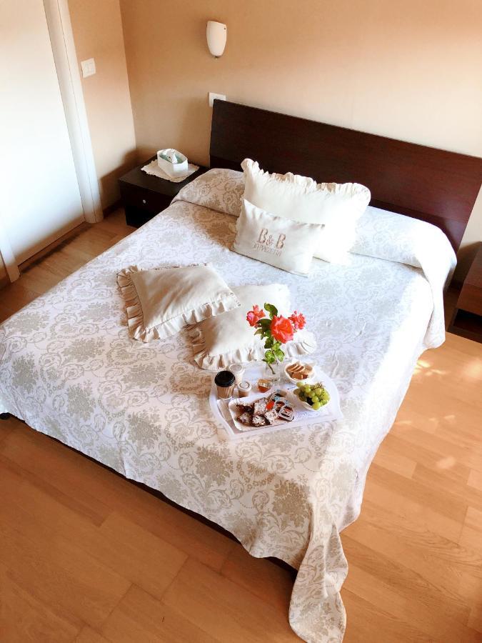 Affittacamere In Piazzetta Sarzana Ngoại thất bức ảnh