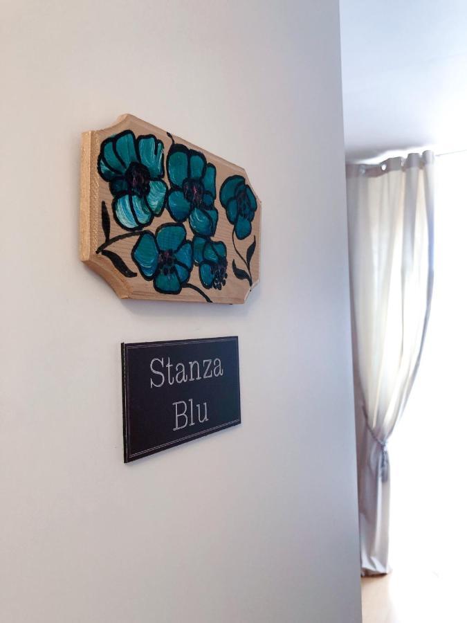 Affittacamere In Piazzetta Sarzana Ngoại thất bức ảnh