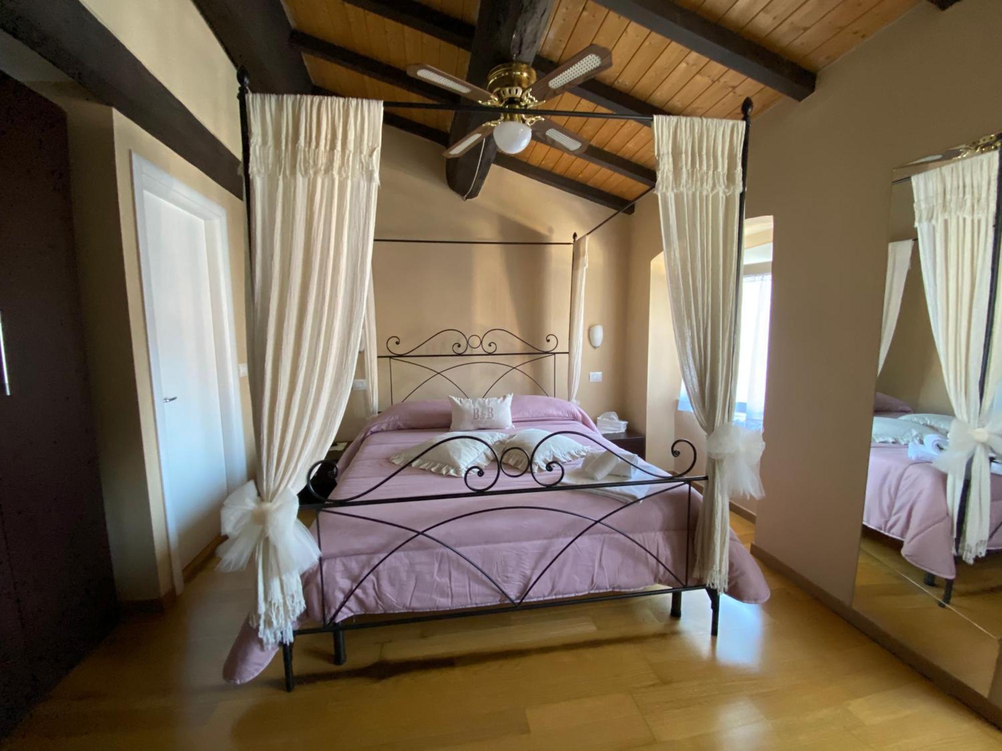 Affittacamere In Piazzetta Sarzana Ngoại thất bức ảnh
